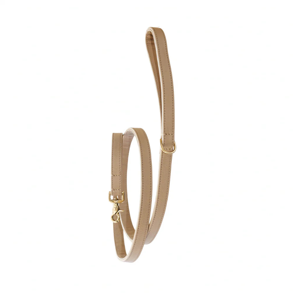 The Dog Musthaves Hondenlijn – Klassiek Zand met messing afwerking