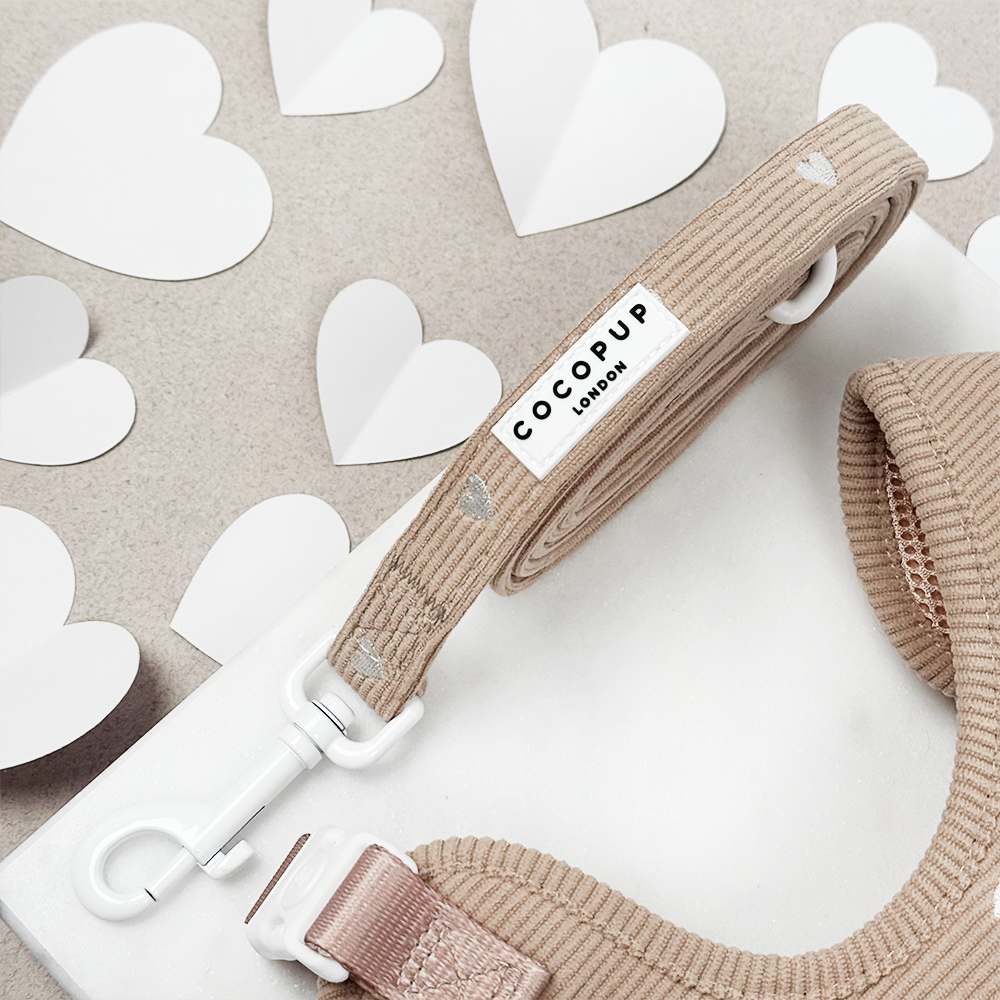 Cocopup Chai Hearts hondenriem beige met witte hartjes