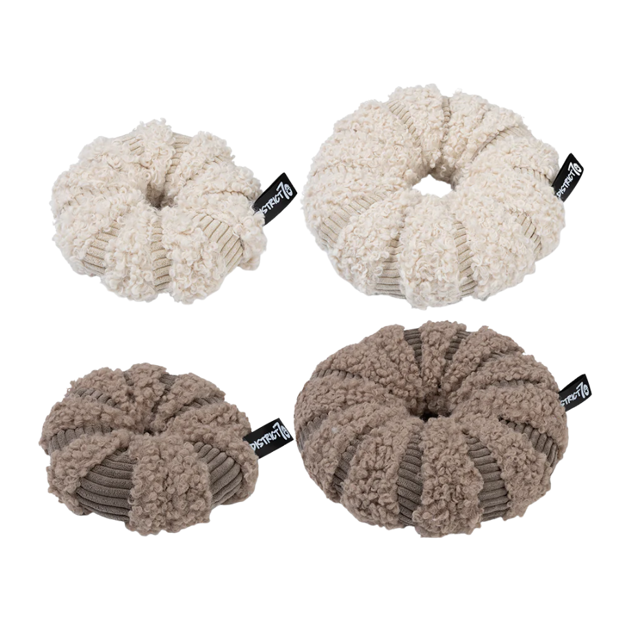 District 70 DAISY snuffelspeelgoed voor honden van ribstof en teddy stof voor mentale stimulatie.