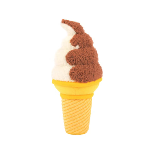 P.L.A.Y. Snack Attack “Swirls n’ Slobbers” Soft Serve – IJshoornspeeltje
