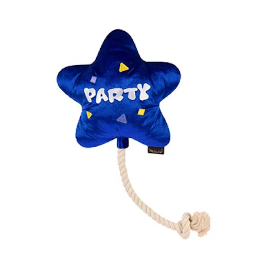 P.L.A.Y. Party Time Best Day Ever Balloon pluche hondenspeeltje met touw, pieper en crinkle